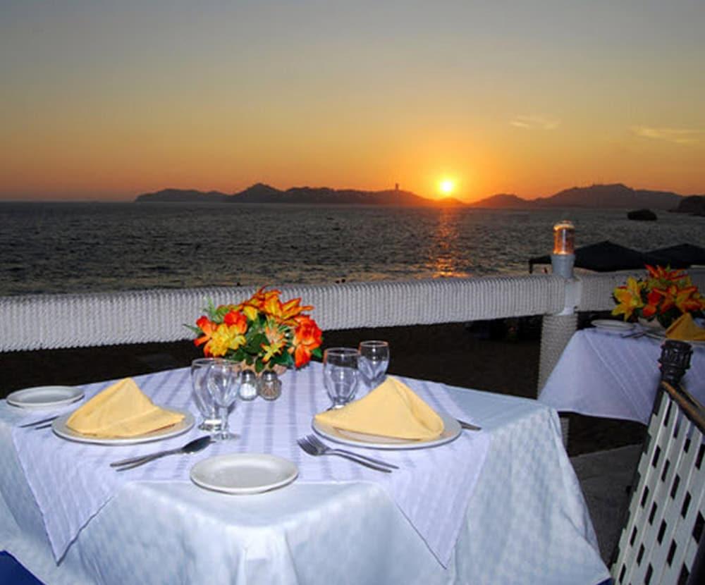 Hotel Acapulco Malibu Bagian luar foto