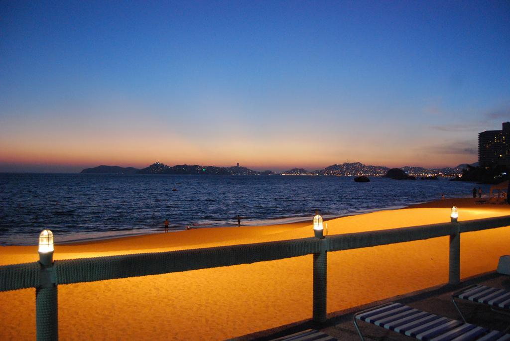 Hotel Acapulco Malibu Bagian luar foto
